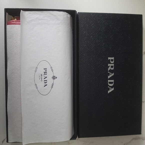 Prada pink wallet - Picture 13 of 16
